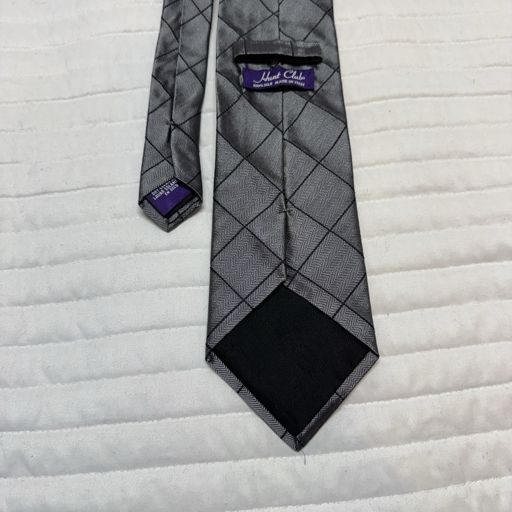 Hunt Club Men's Silver Diamond Pattern 100% Silk Neck Tie 4" - Picture 3 of 7